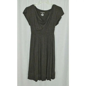 Liz Lange Maternity Taupe Short Sleeve Dress Shirt